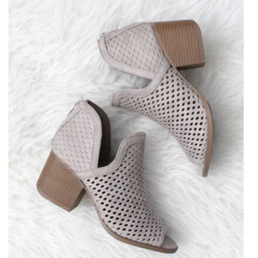 Ladies peep toe chuncky heels booties. Grey - Picture 1 of 3